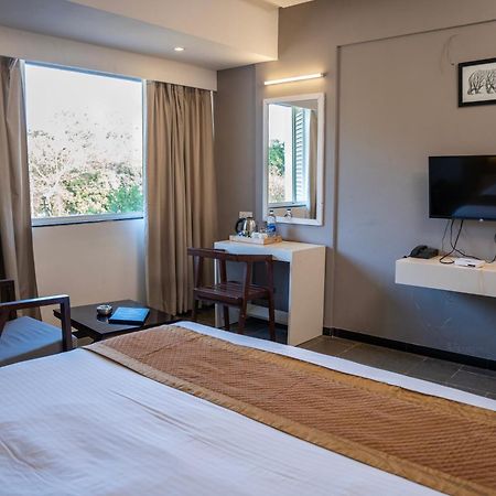 Hotel Dwarawata Dharwad Dış mekan fotoğraf