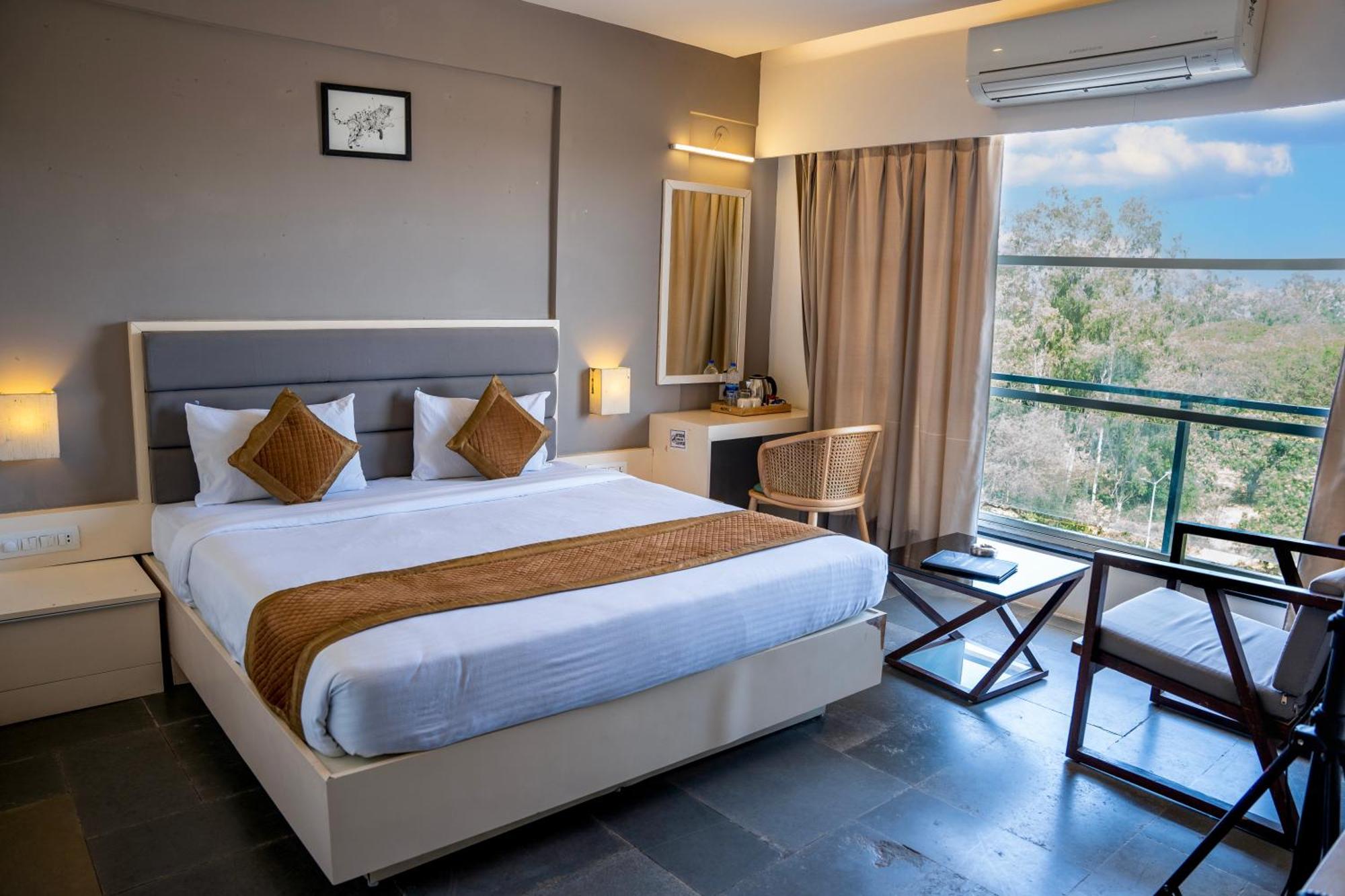 Hotel Dwarawata Dharwad Dış mekan fotoğraf