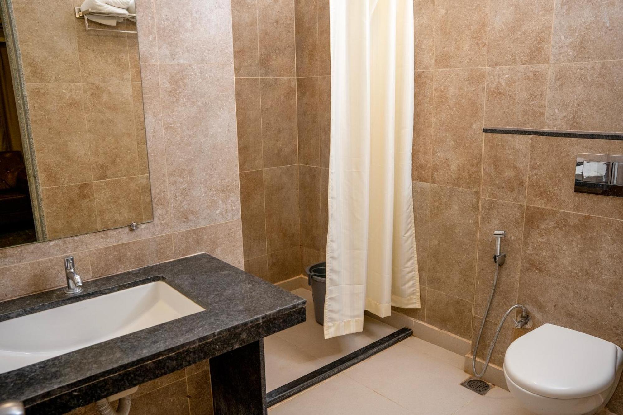 Hotel Dwarawata Dharwad Dış mekan fotoğraf
